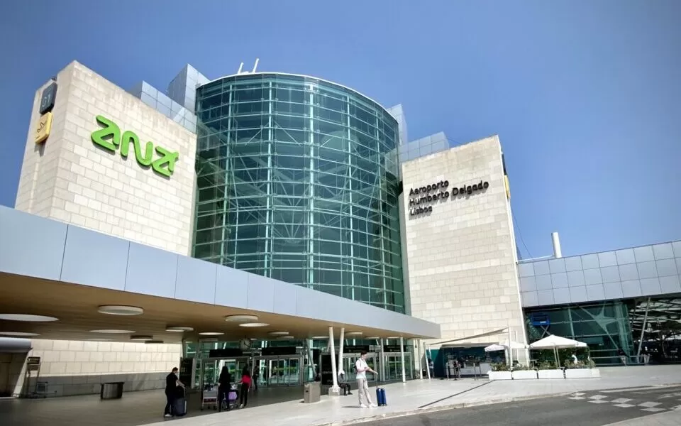 Caos nas chegadas: Governo suspende por três meses sistema informático EES no aeroporto de Lisboa
