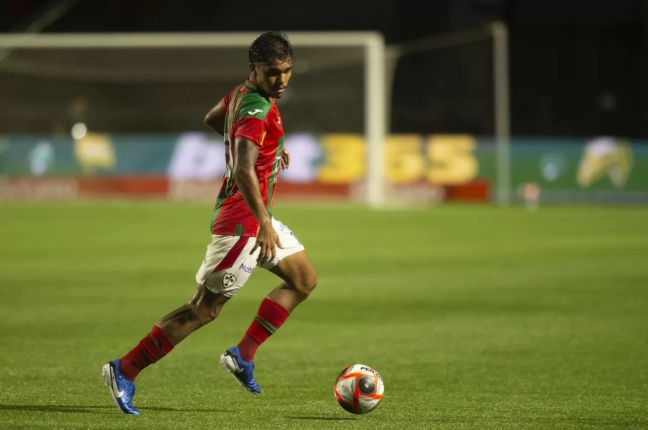 Portuguesa antecipa encerramento de contrato com Pedro Henrique