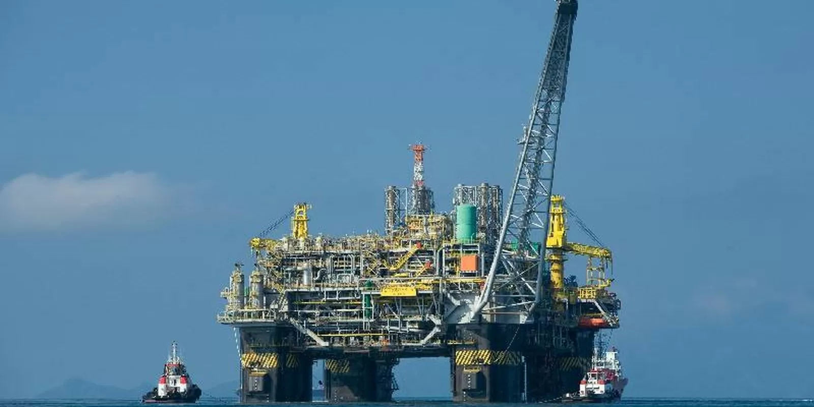 Vazamento de gás paralisa plataforma da Petrobras na Bacia de Campos
