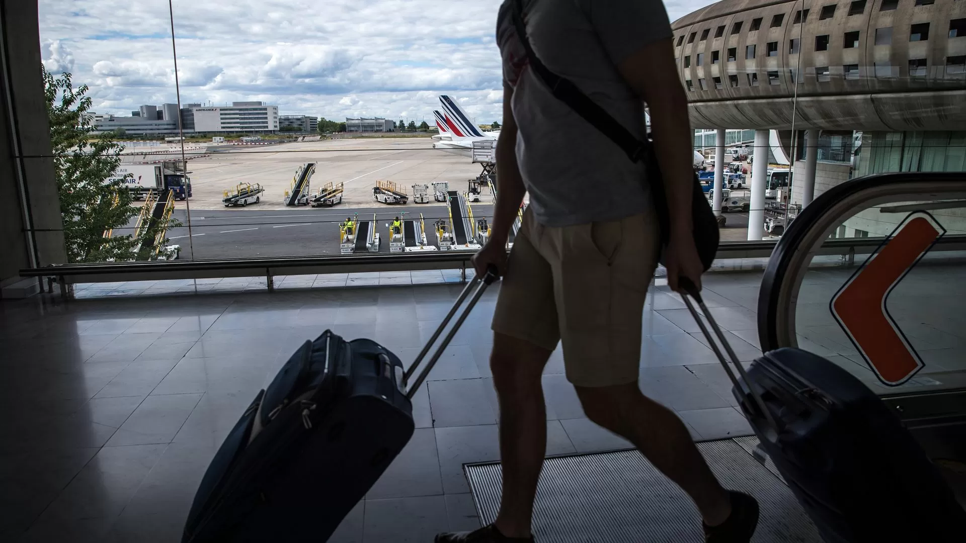 Greve nos aeroportos desconvocada. Acordos assinados dão "garantias de estabilidade"