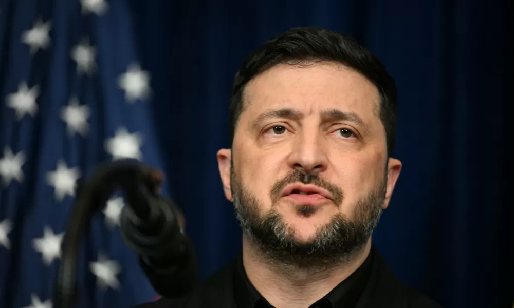 Ucrânia suspenderá lei marcial após o fim da guerra e garantias de segurança, diz Zelensky