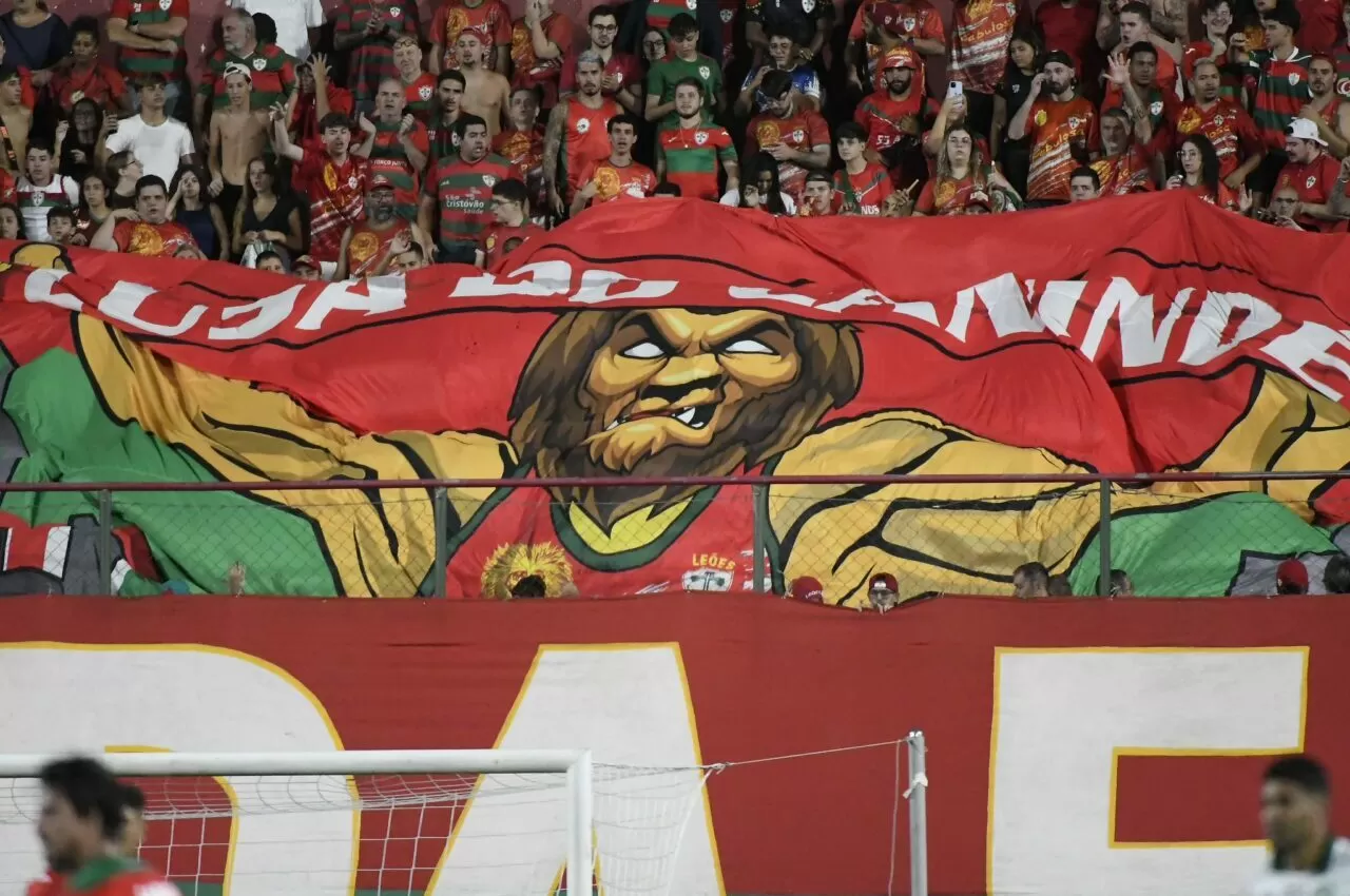 Organizada da Lusa denuncia possível esquema de cartões clonados em jogo no Canindé
