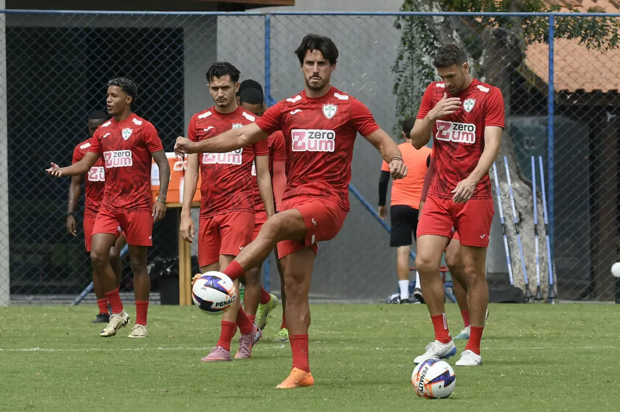 Gabriel Pires assume papel de liderança e valoriza troca de experiências no elenco
