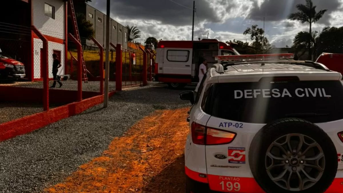 Queda de telhado de 8 metros tira a vida de homem em Timbó