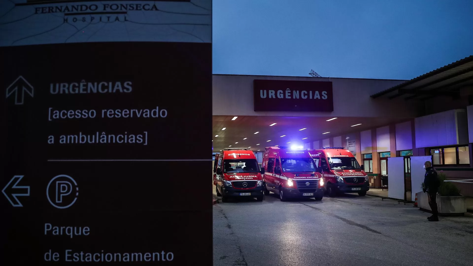 "Guerra" das ambulâncias: Proteção Civil afasta ilegalidade no reforço dos bombeiros