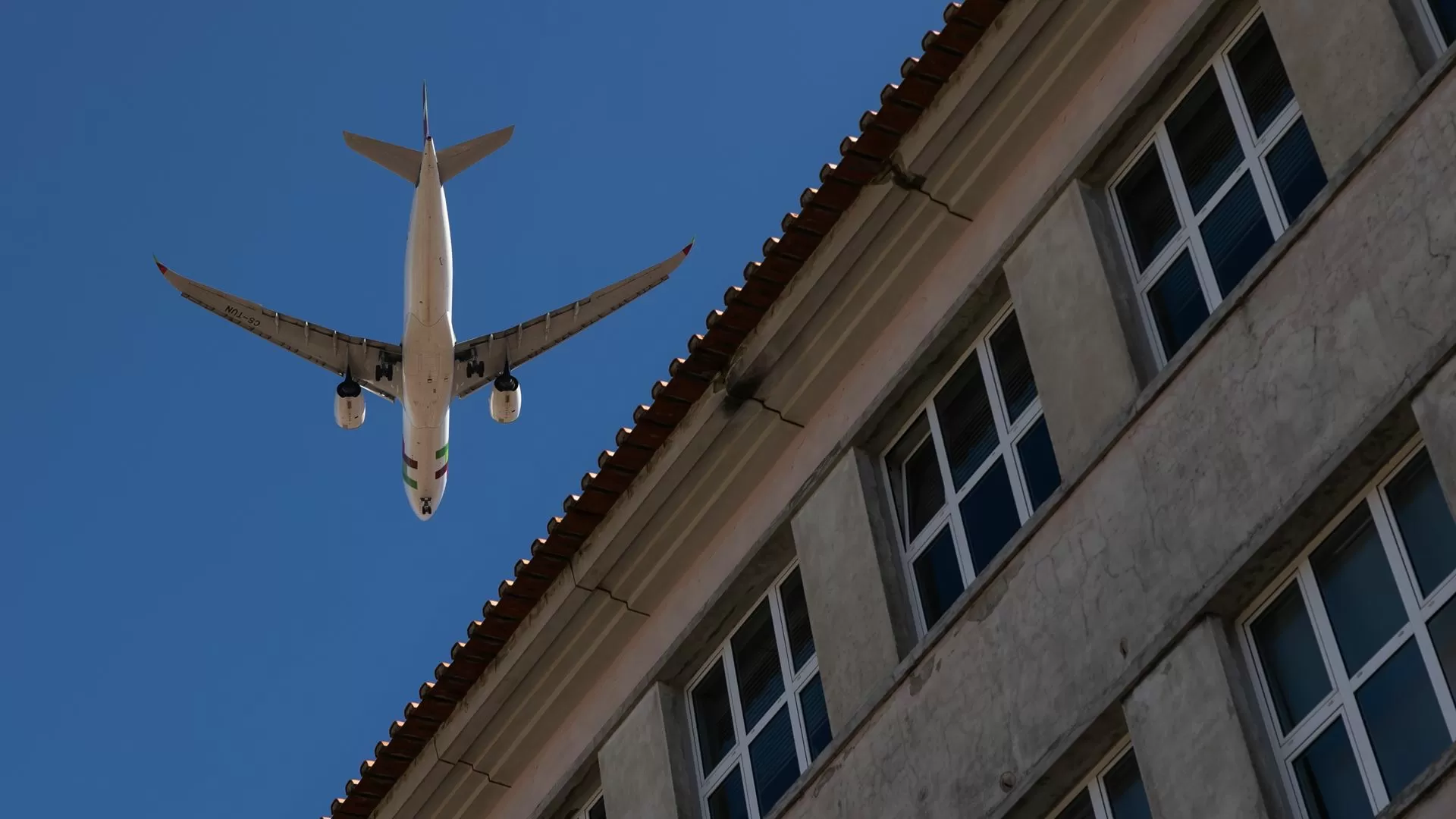 Governo avança com 10 ME para isolar casas do ruído do aeroporto de Lisboa