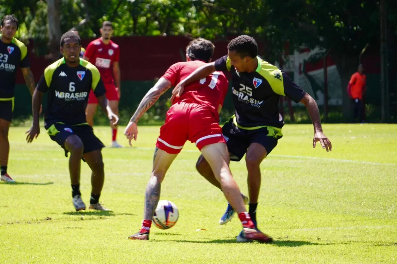 Portuguesa divide elenco em atividades e vence jogo-treino no CT do Parque Ecológico