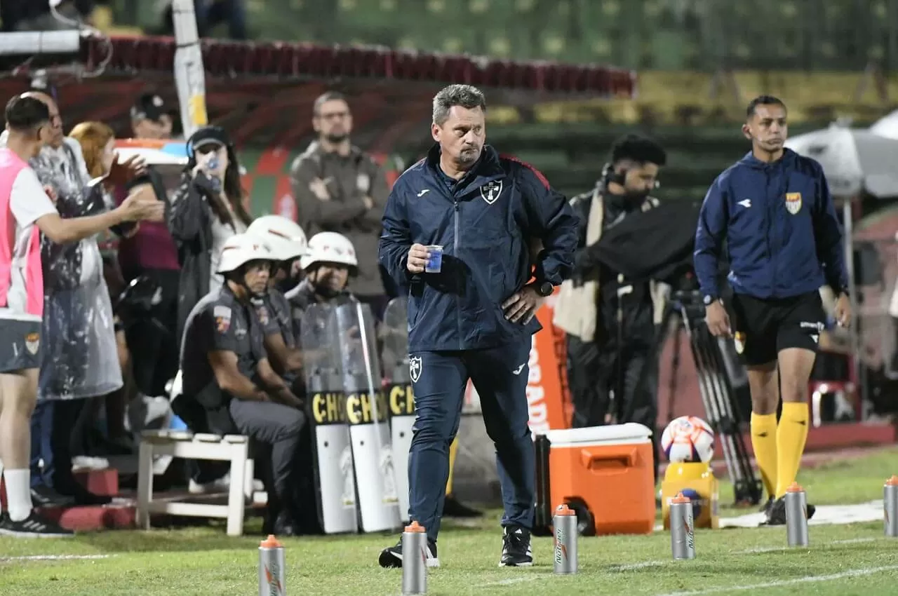 Fábio Matias agradece torcida e exalta reconstrução da Lusa
