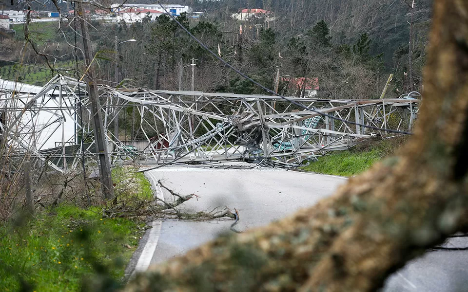 Tempestades: Guia prático da TwinklOO ajuda famílias a lidar com danos em habitações