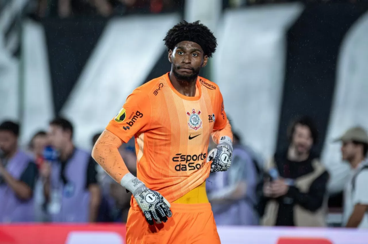 Goleiro do Corinthians sofre ofensas de cunho racista após eliminação da Lusa