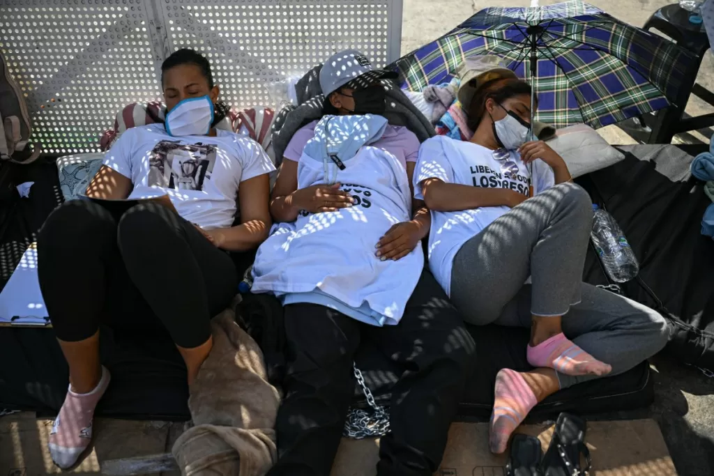 Familiares de presos políticos iniciam greve de fome na Venezuela