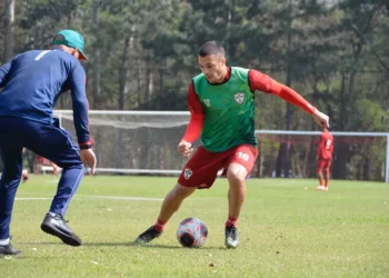 Portuguesa acerta ida de Paraizo para o Guarani