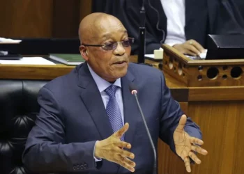 Ex-presidente sul-africano, Jacob Zuma, é declarado inelegível e afastado das eleições