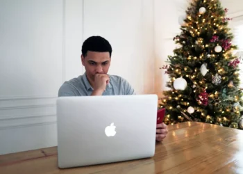 “TEODORO BASTOS: O ícone das Finanças Angolanas”