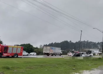 Acidente na BR-470 termina com morte e engavetamento de 3 veículos