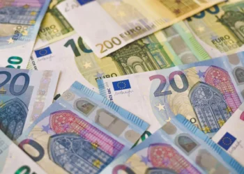 “Desmistificando as Finanças: Conhecimento para Transformar sua Vida”