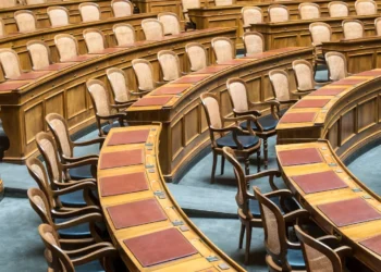 “A Importância da Política na Sociedade”