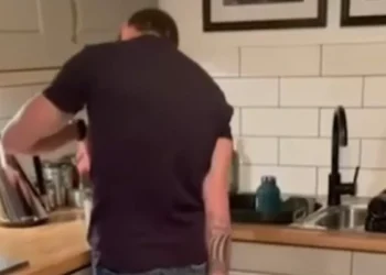 Vídeo de paciente com Parkinson viraliza nas redes ao mostrar efeitos de nova terapia