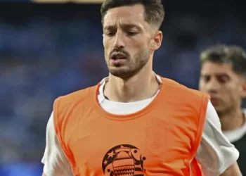 Viña passa por cirurgia e não joga mais pelo Flamengo em 2024