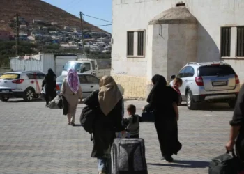 Cerca de 375 mil libaneses fogem para a Síria em meio a bombardeios israelenses