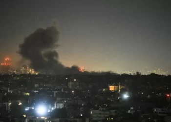 Israel bombardeia 300 alvos no Líbano enquanto EUA faz apelos por fim da guerra