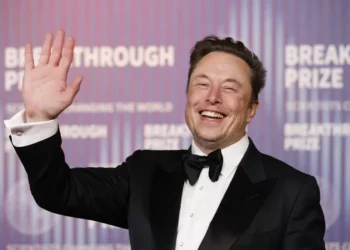Elon Musk lança sorteio de US$ 1 milhão para quem apoiar Donald Trump nas eleições americanas