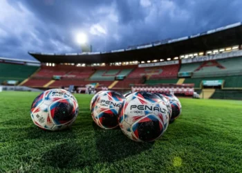 Oposição planeja impeachment de Castanheira, afirma conselheiro