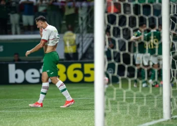 Lançamento dos novos uniformes da Portuguesa sofre novo atraso