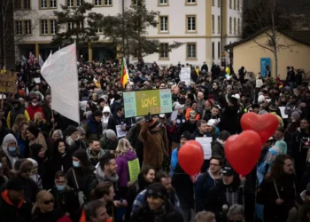 “A influência da economia no mercado imobiliário global”