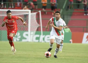 Cristiano inicia tratamento e deve voltar aos gramados em até duas semanas