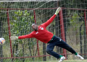 Ex-Lusa, Tom é vítima de racismo em jogo da Portuguesa Santista