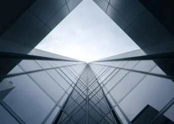 “Descomplicando Finanças: Dicas para investir com segurança”