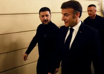 Zelensky chega a Paris um dia antes da cúpula que busca ‘garantias de segurança’ para Kiev 