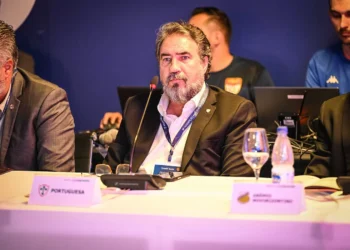 Bourgeois rasga elogios a Castanheira e ressalta sua importância para a SAF da Lusa