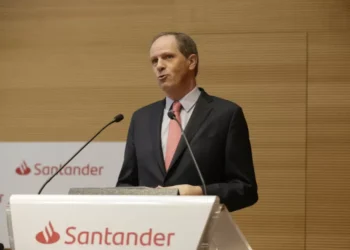 Santander Totta pede registo de fusão das participadas