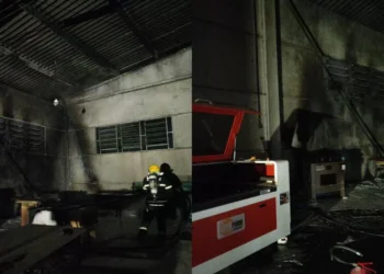 Populares controlam incêndio em galpão com extintores em Gaspar