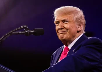 Trump avalia deportação de 240 mil ucranianos nos EUA