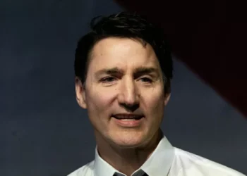 Canadá e México reagem a tarifas de Trump e anunciam taxação sobre produtos americanos