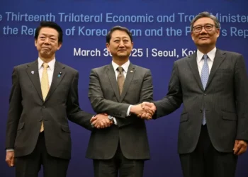 Coreia do Sul, China e Japão discutem maior cooperação no comércio em meio à guerra tarifária