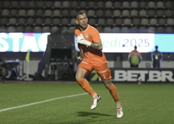 Portuguesa confirma empréstimo de Rafael Santos à Chapecoense