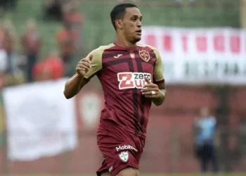 Lohan revela que negociou com times de Série B e C antes de escolher a Lusa