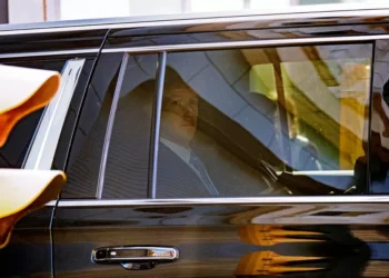 Zuckerberg atribui sucesso de Instagram e WhatsApp ao Facebook durante julgamento