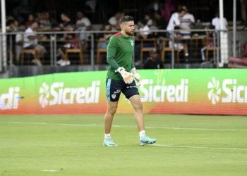 Transferência de Rafael Pascoal é cancelada, e goleiro retorna à Lusa