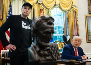 Elon Musk deixa oficialmente o governo dos EUA, mas Trump já projeta volta: ‘O Doge é o bebê dele’