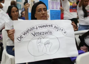 Defesa de migrantes venezuelanos presos em El Salvador denuncia ‘torturas’