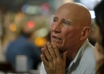 Corpo de Sebastião Salgado é cremado em Paris uma semana após a morte
