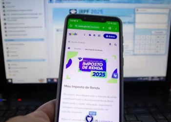 Mais de 8 milhões de brasileiros ainda não entregaram declaração do IR a poucas horas do fim do prazo