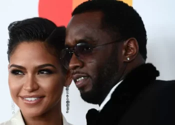 Ex-namorada de Diddy revela que usava drogas para suportar abusos