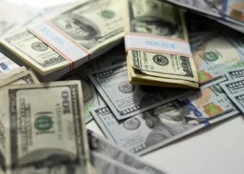 Dólar atinge menor valor em 7 meses e Bolsa bate alta histórica