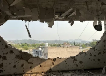 Índia e Paquistão mantêm cessar-fogo, apesar de acusações mútuas de violações